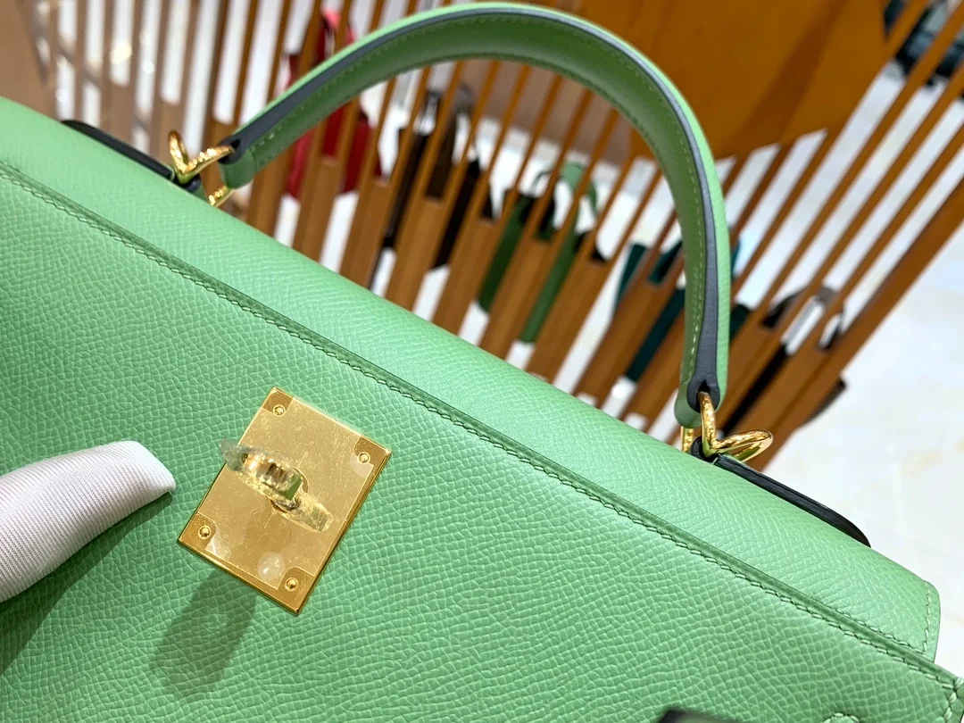 에르메스 켈리 28 셀리에 아보카도 그린 골드 하드웨어 (100% HAND MADE)