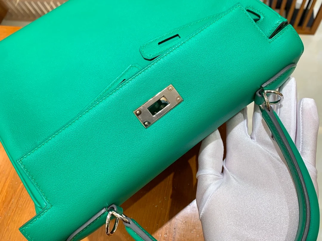 에르메스 켈리 28 르투르네 스위프트 민트 그린 실버 하드웨어 (100% HAND MADE)
