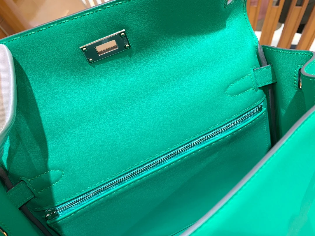 에르메스 켈리 28 르투르네 스위프트 민트 그린 실버 하드웨어 (100% HAND MADE)