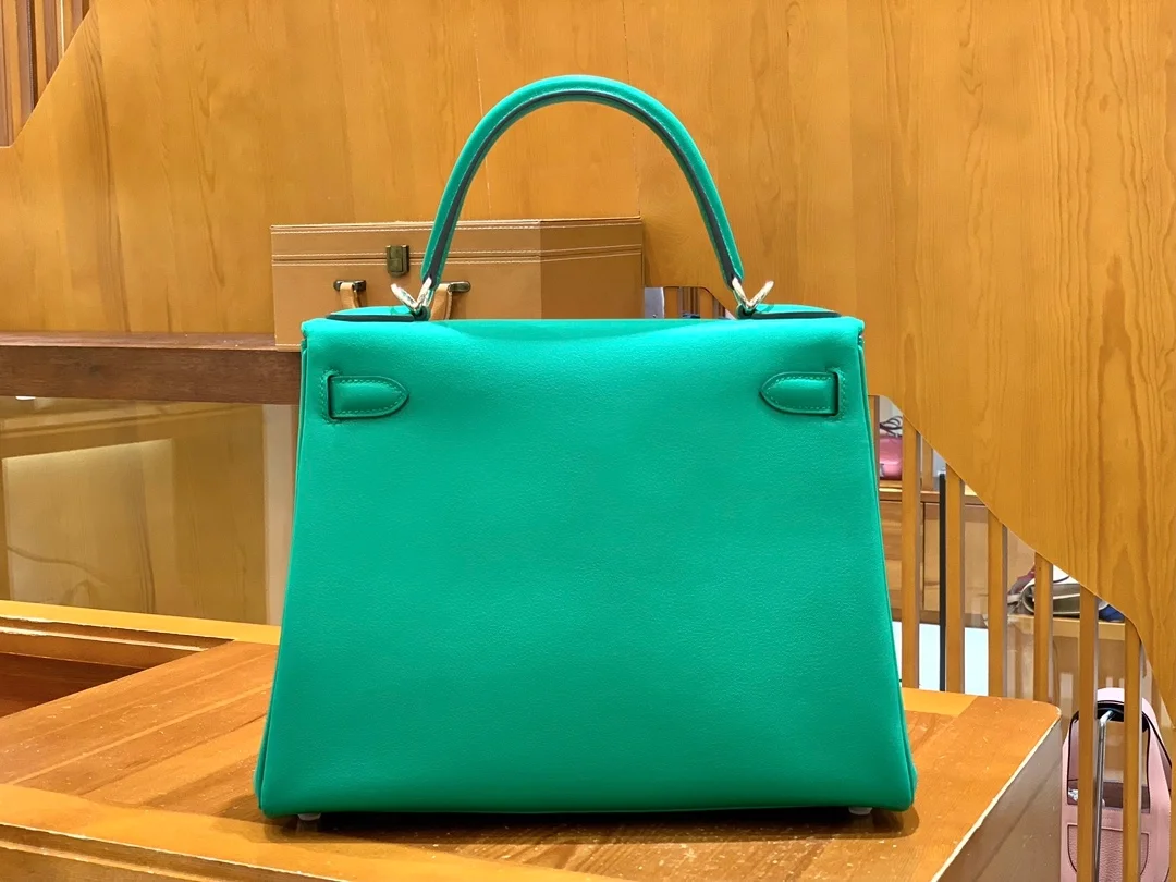 에르메스 켈리 28 르투르네 스위프트 민트 그린 실버 하드웨어 (100% HAND MADE)