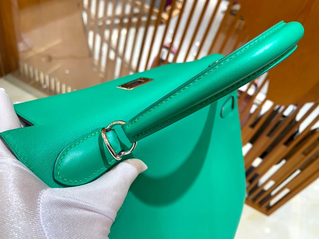 에르메스 켈리 28 르투르네 스위프트 민트 그린 실버 하드웨어 (100% HAND MADE)