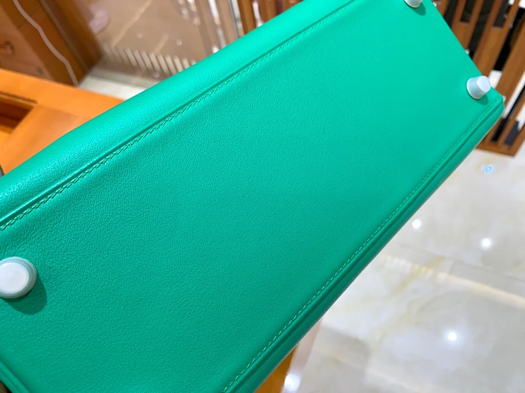 에르메스 켈리 28 르투르네 스위프트 민트 그린 실버 하드웨어 (100% HAND MADE)
