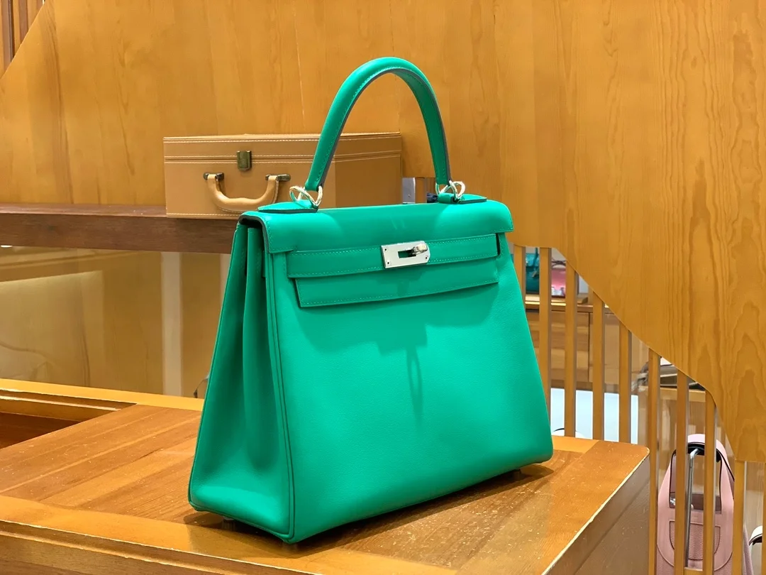 에르메스 켈리 28 르투르네 스위프트 민트 그린 실버 하드웨어 (100% HAND MADE)