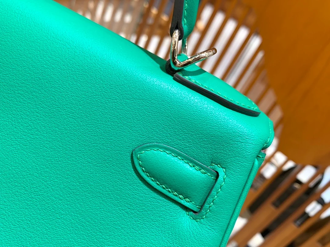 에르메스 켈리 28 르투르네 스위프트 민트 그린 실버 하드웨어 (100% HAND MADE)