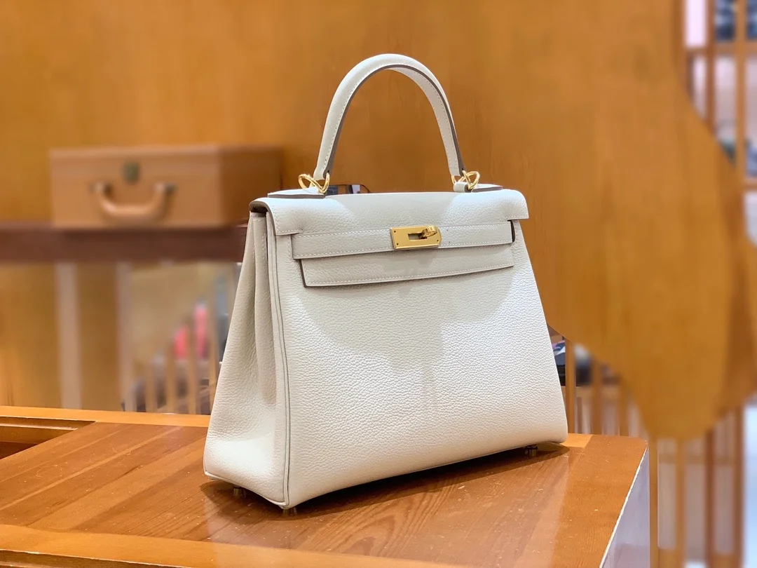 에르메스 켈리 28 르투르네 밀크 쉐이크 골드 하드웨어 (100% HAND MADE)