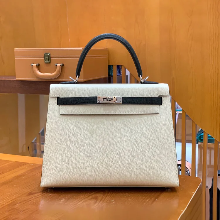 에르메스 켈리 25 셀리에 밀크 화이트 앤 블랙 실버 하드웨어 (100% HAND MADE)