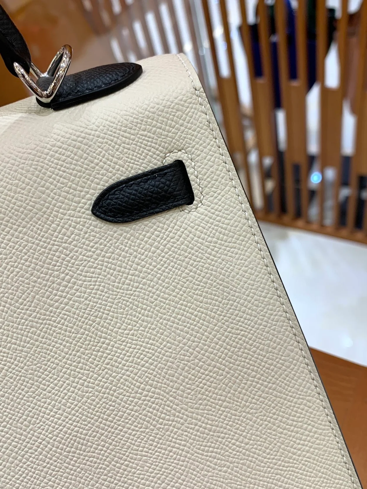 에르메스 켈리 25 셀리에 밀크 화이트 앤 블랙 실버 하드웨어 (100% HAND MADE)