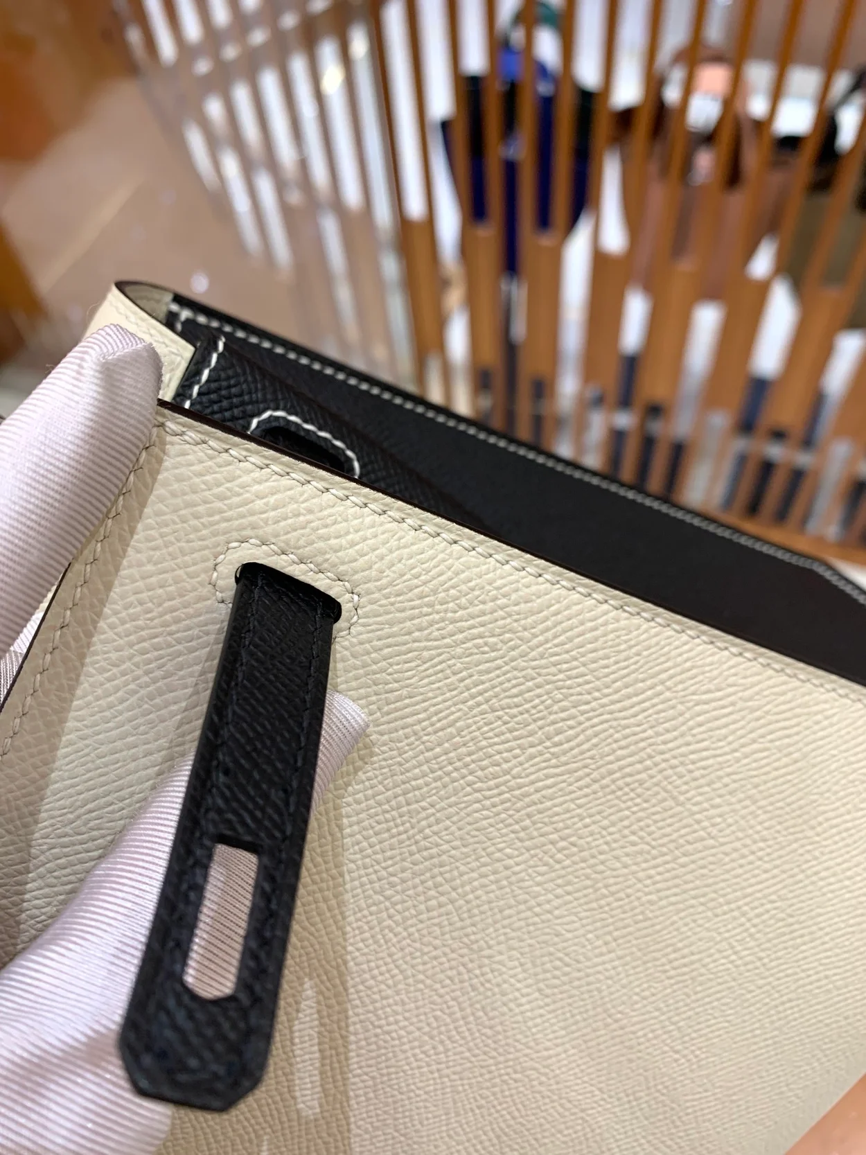 에르메스 켈리 25 셀리에 밀크 화이트 앤 블랙 실버 하드웨어 (100% HAND MADE)