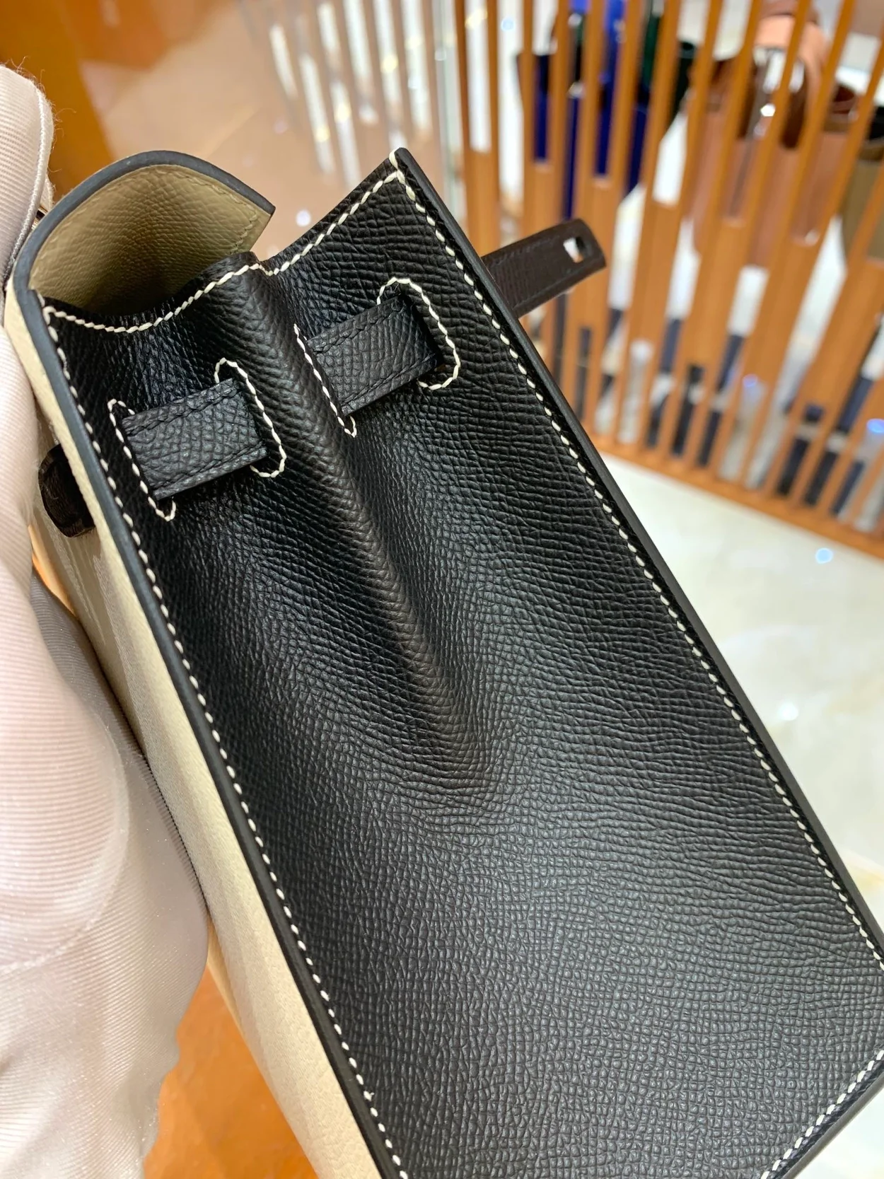 에르메스 켈리 25 셀리에 밀크 화이트 앤 블랙 실버 하드웨어 (100% HAND MADE)