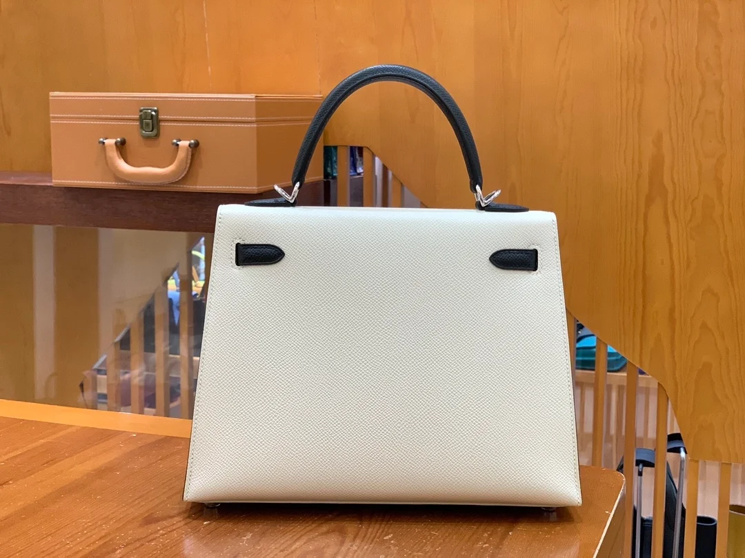 에르메스 켈리 25 셀리에 밀크 화이트 앤 블랙 실버 하드웨어 (100% HAND MADE)