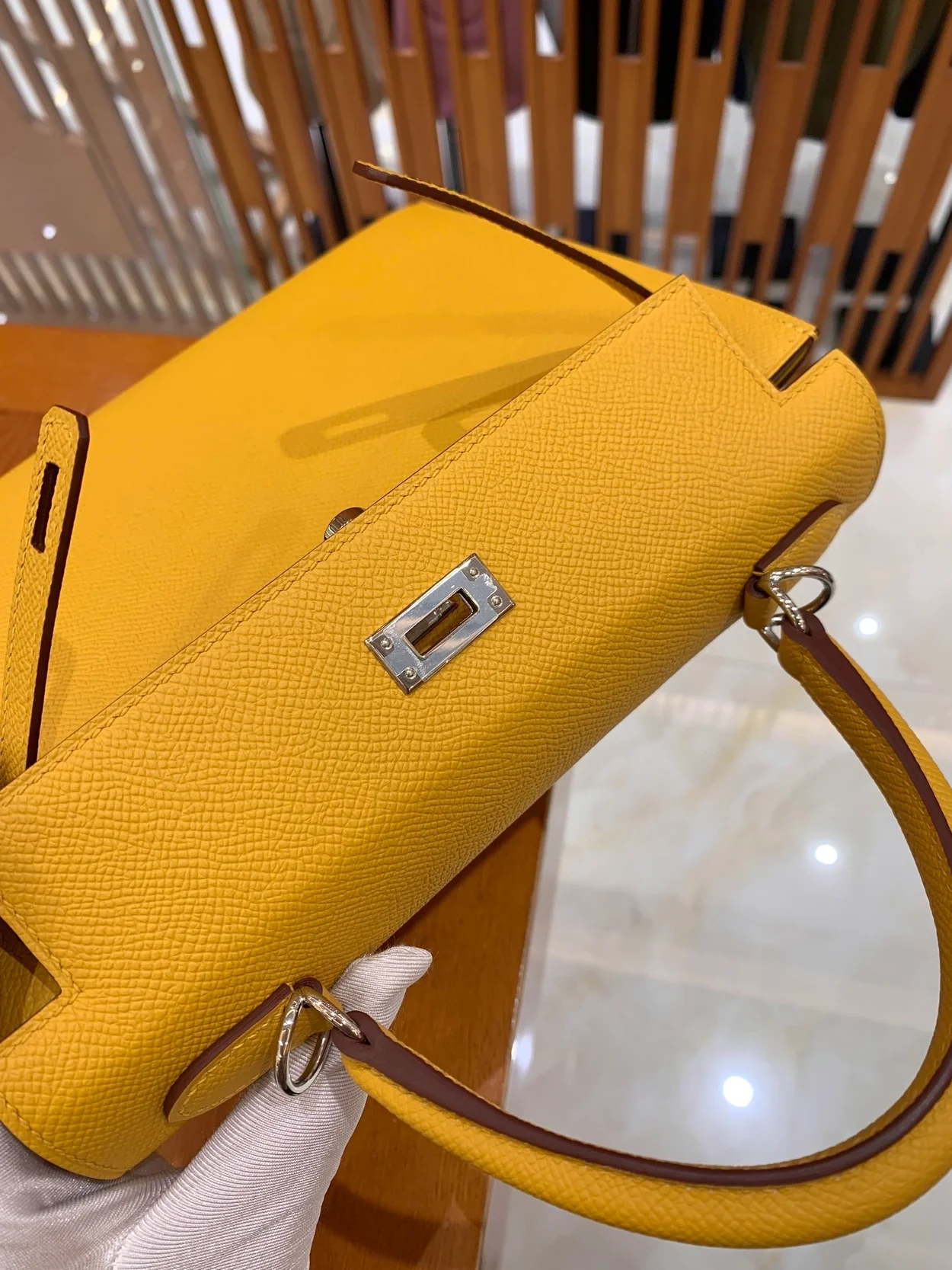에르메스 켈리 25 셀리에 엠버 옐로우 실버 하드웨어 (100% HAND MADE)