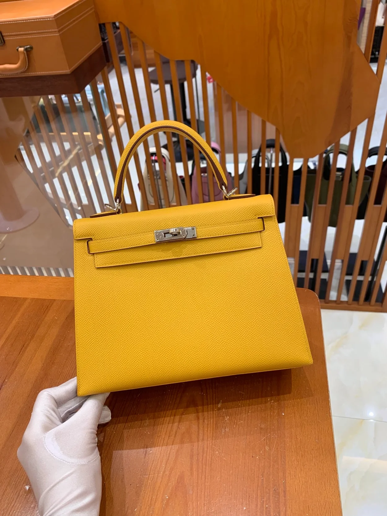 에르메스 켈리 25 셀리에 엠버 옐로우 실버 하드웨어 (100% HAND MADE)