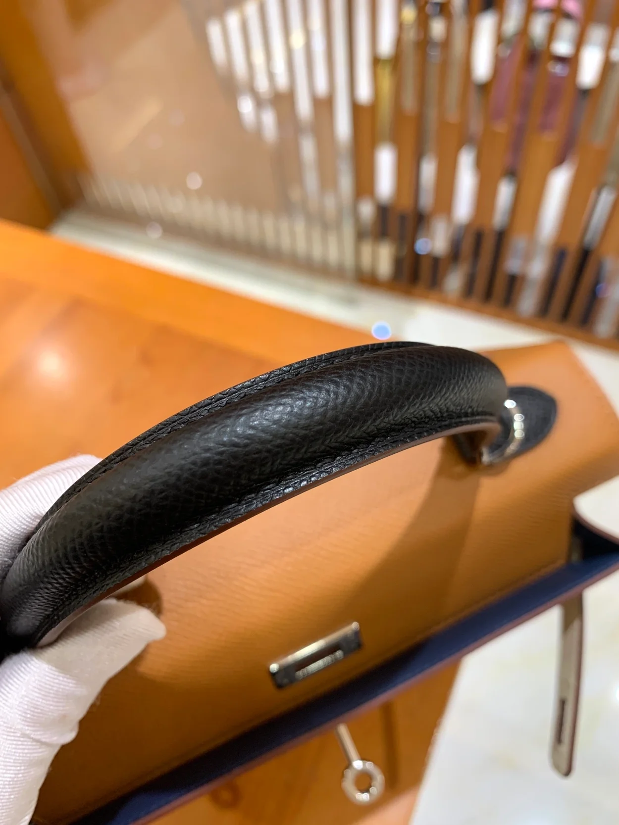 에르메스 켈리 25 셀리에 트리컬러 (골드브라운/크림화이트/사파이어블랙) 실버 하드웨어 (100% HAND MADE)