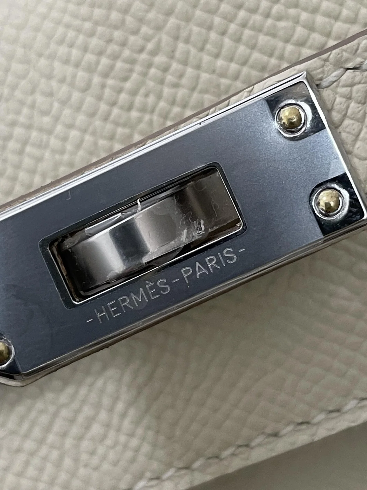 에르메스 켈리 25 셀리에 밀크 쉐이크 화이트 실버 하드웨어 (100% HAND MADE)