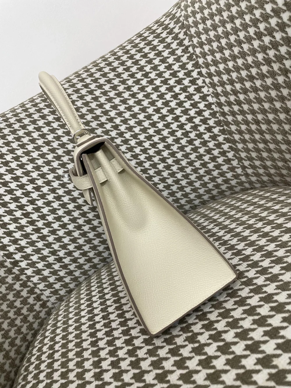 에르메스 켈리 25 셀리에 밀크 쉐이크 화이트 실버 하드웨어 (100% HAND MADE)