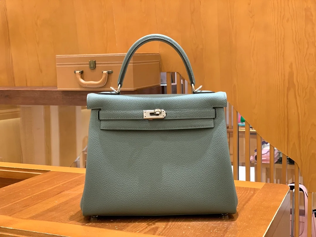 에르메스 켈리 25 르투르네 아몬드 그린 실버 하드웨어 (100% HAND MADE)