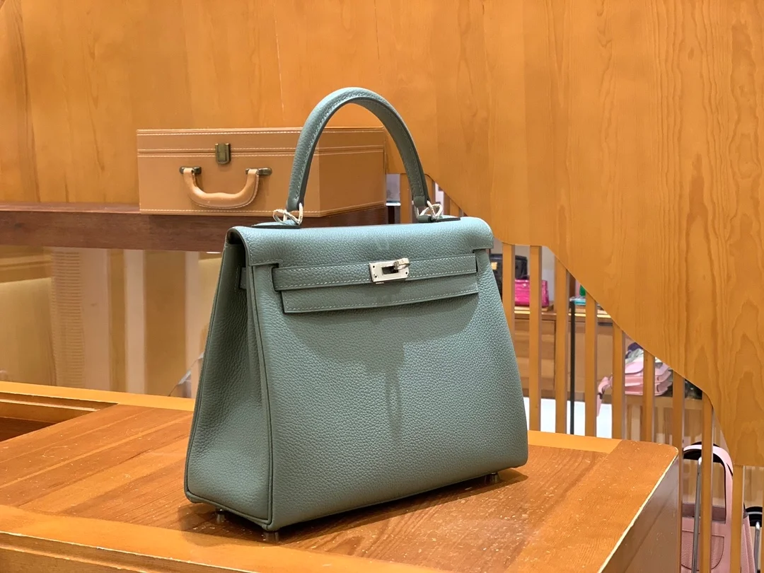 에르메스 켈리 25 르투르네 아몬드 그린 실버 하드웨어 (100% HAND MADE)