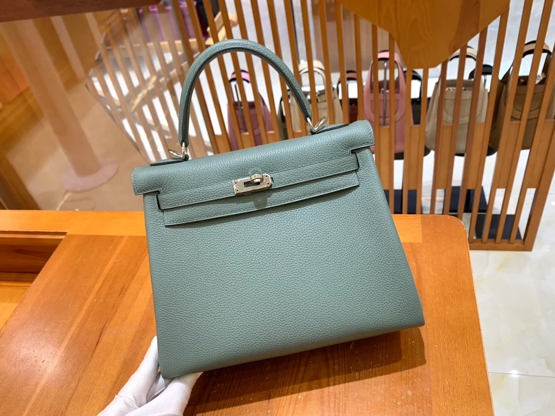 에르메스 켈리 25 르투르네 아몬드 그린 실버 하드웨어 (100% HAND MADE)