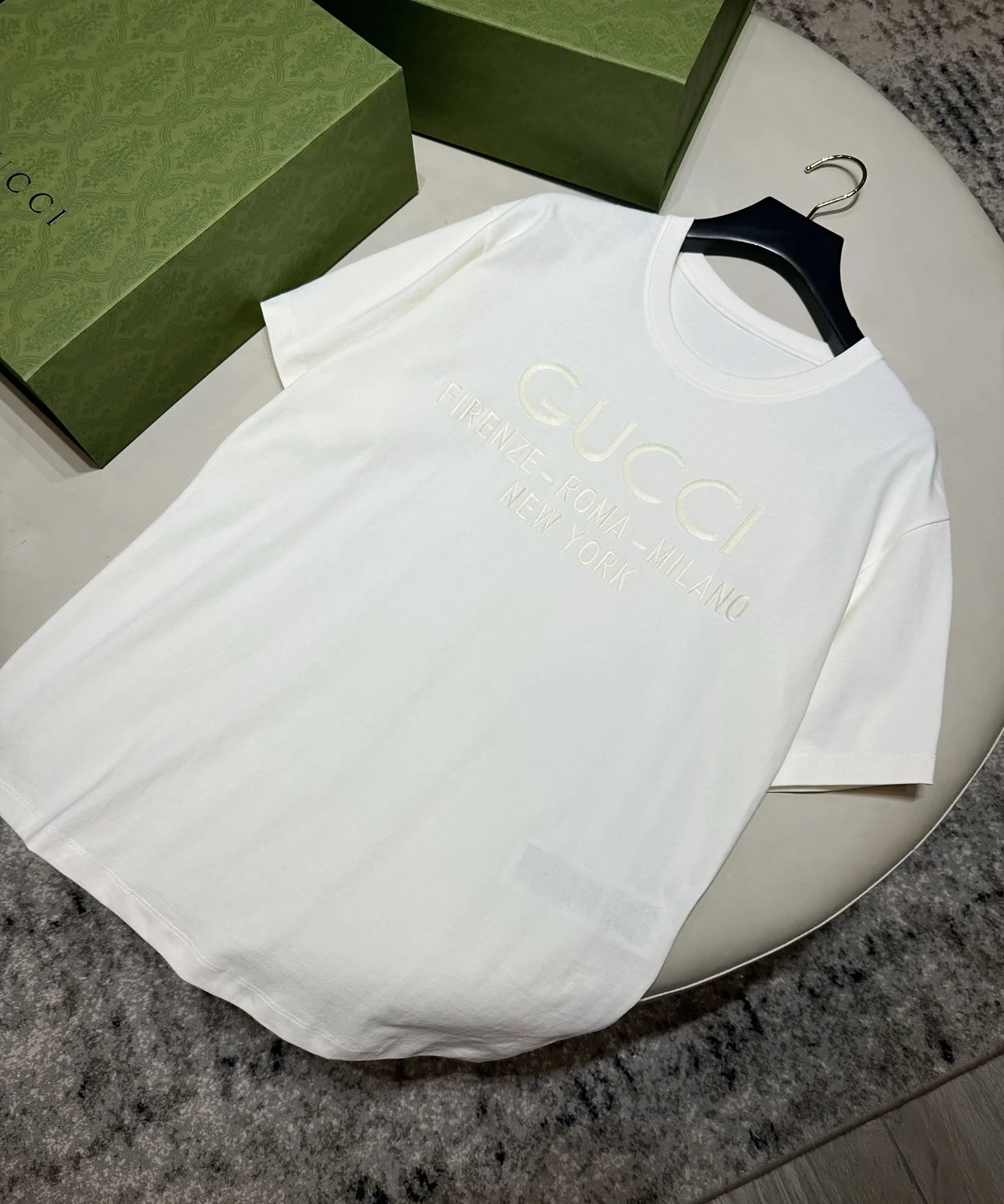 구찌 자수 로고 코튼 티셔츠 화이트