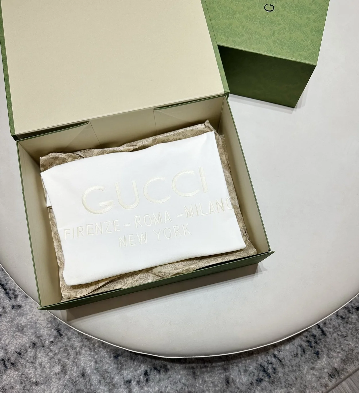 구찌 자수 로고 코튼 티셔츠 화이트