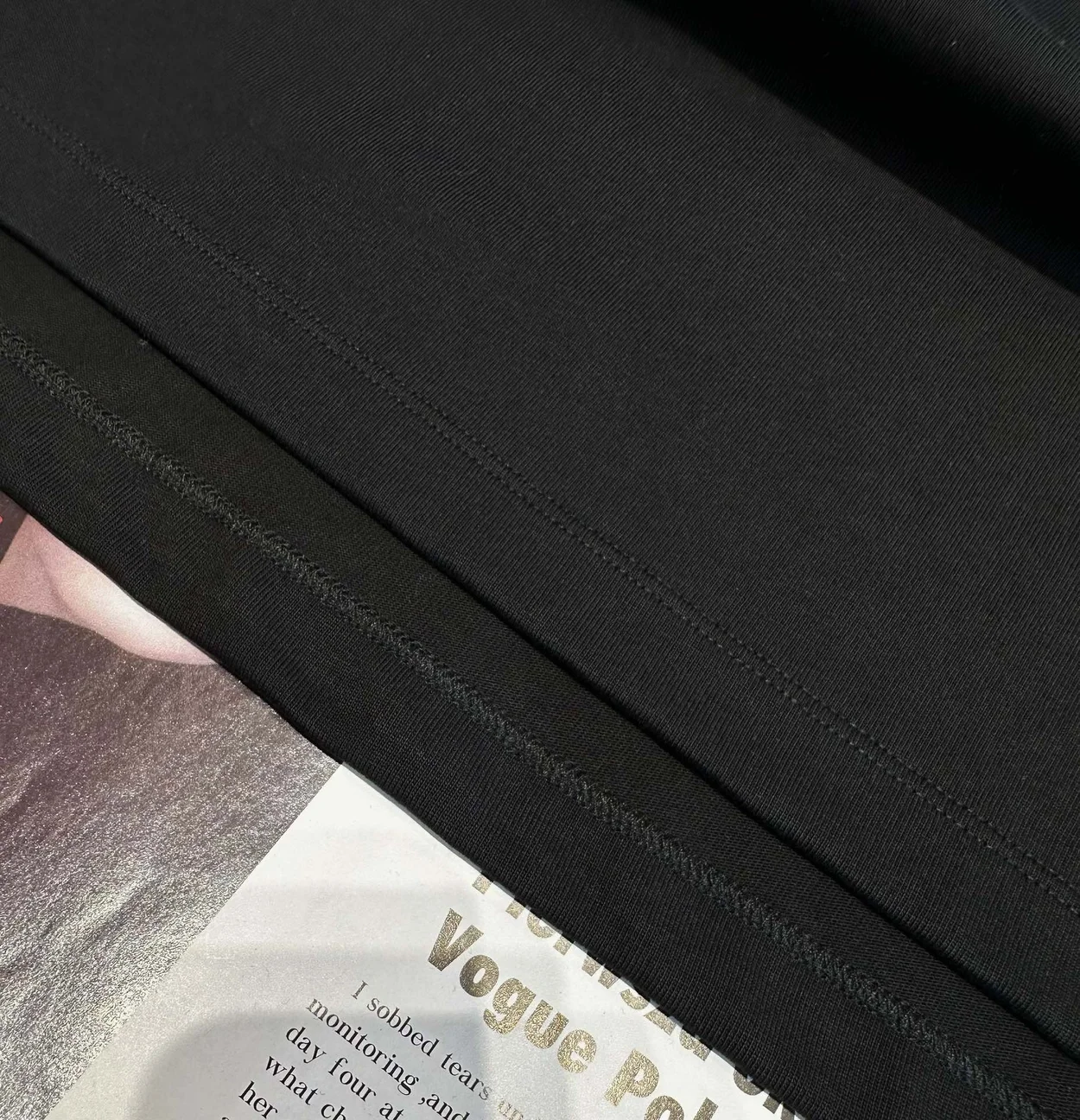 구찌 로고 프린트 블레이드 티셔츠 블랙