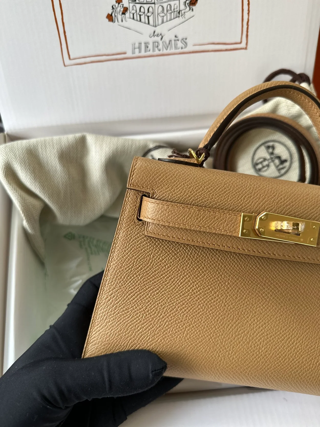 에르메스 미니 켈리 20 셀리에 카멜 골드 하드웨어 (100% HAND MADE)