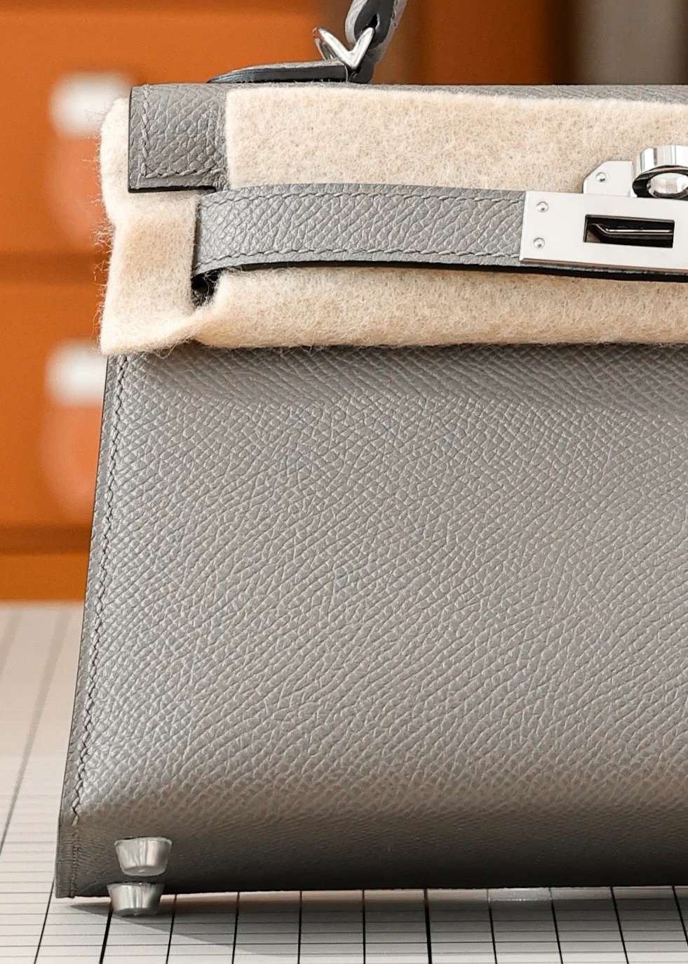 에르메스 미니 켈리 셀리에 그레이 팔라듐 하드웨어 (100% HAND MADE)