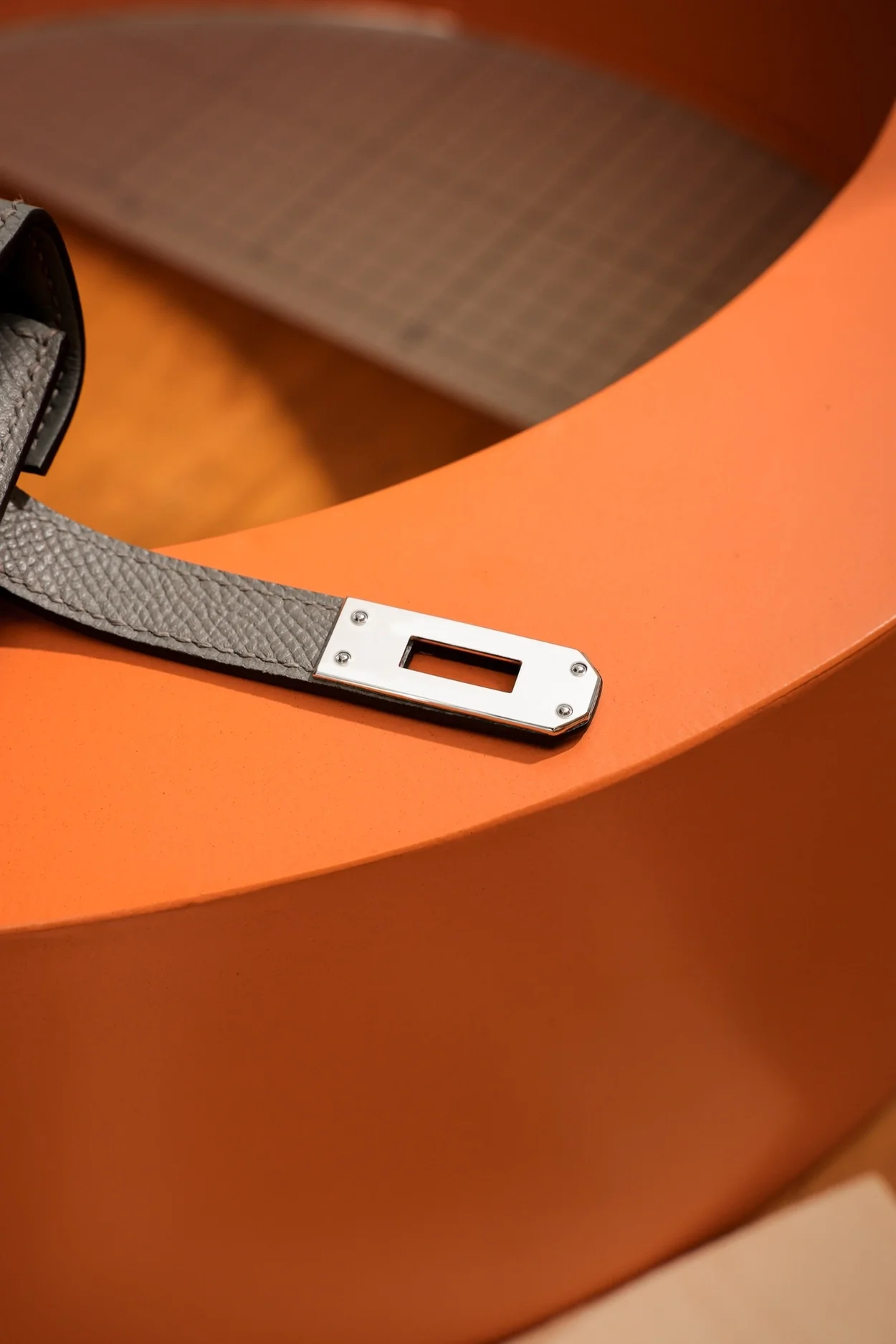 에르메스 미니 켈리 셀리에 그레이 팔라듐 하드웨어 (100% HAND MADE)