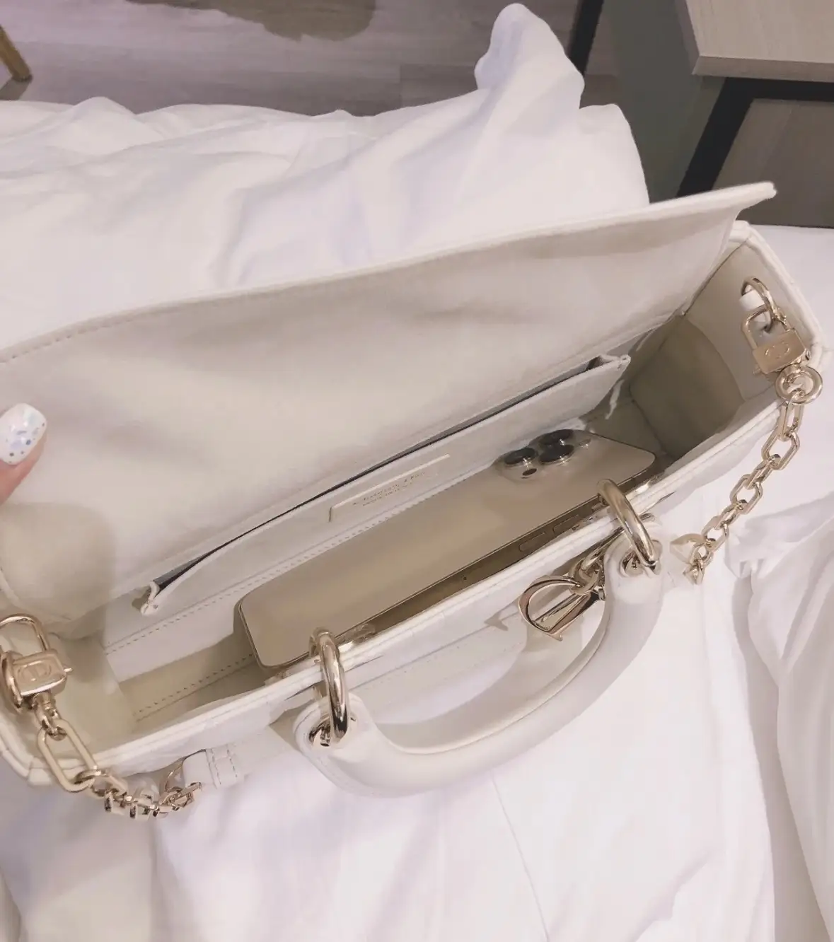 백지**** 리뷰 이미지